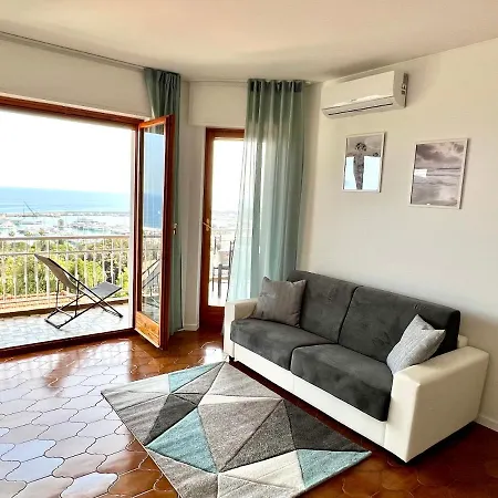 Apartament Bilocale Vista Mare E Parcheggio Privato *