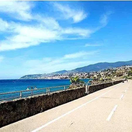 Apartament Bilocale Vista Mare E Parcheggio Privato *