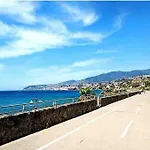 Apartment Bilocale Vista Mare E Parcheggio Privato *