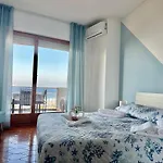 Bilocale Vista Mare E Parcheggio Privato Sanremo