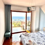 Bilocale Vista Mare E Parcheggio Privato Apartment *