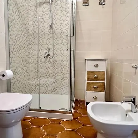 Bilocale Vista Mare E Parcheggio Privato 圣雷默