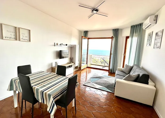 Apartament Bilocale Vista Mare E Parcheggio Privato