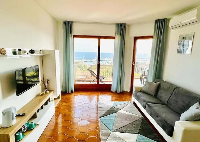 Bilocale Vista Mare E Parcheggio Privato Apartament