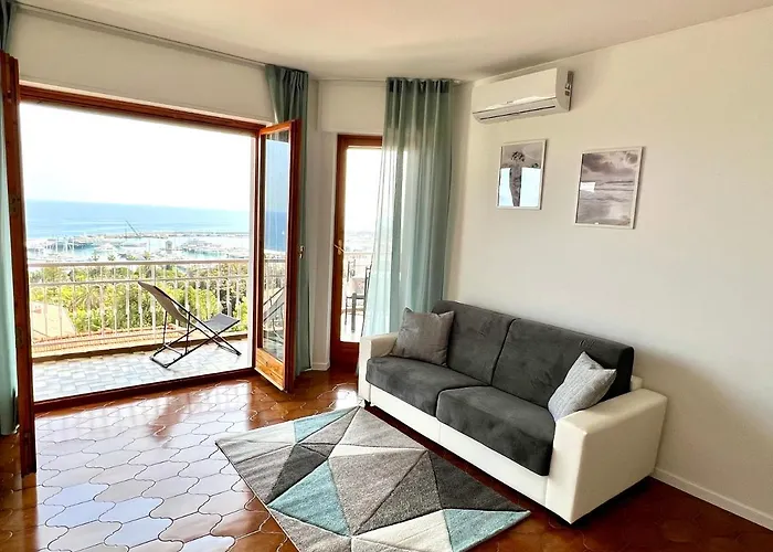 Apartament Bilocale Vista Mare E Parcheggio Privato *