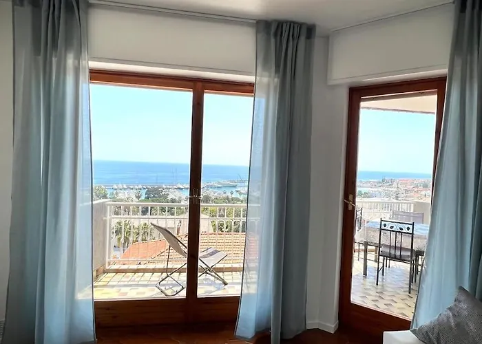 Bilocale Vista Mare E Parcheggio Privato *