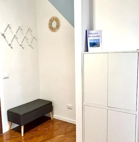 Bilocale Vista Mare E Parcheggio Privato Apartament