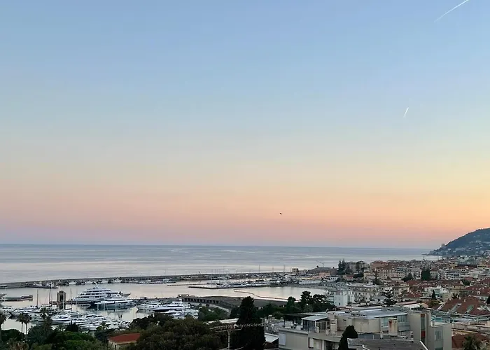 Bilocale Vista Mare E Parcheggio Privato Apartment