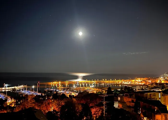 Apartament Bilocale Vista Mare E Parcheggio Privato *