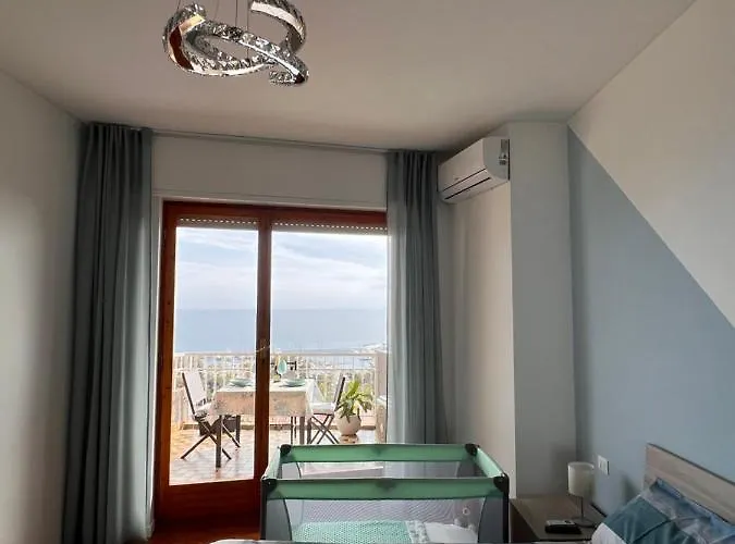 Apartment Bilocale Vista Mare E Parcheggio Privato *